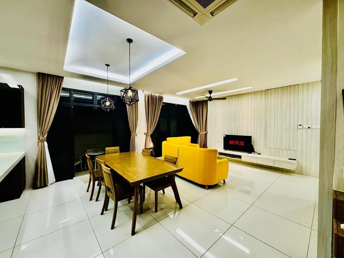 Elegant20Paxvilla Perfect Location Nearbeachmarket Batu Ferringhi Villa