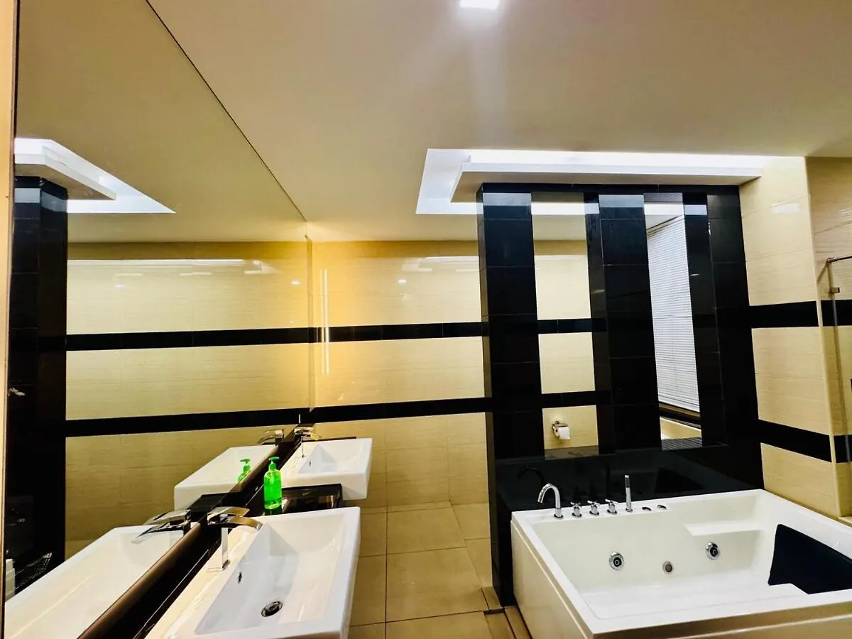 Elegant20Paxvilla Perfect Location Nearbeachmarket Batu Ferringhi Villa