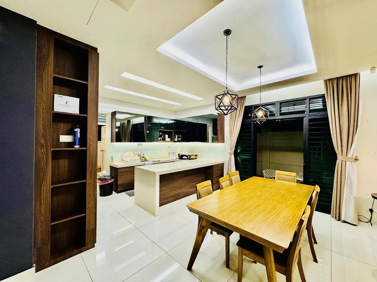 Villa Elegant20Paxvilla Perfect Location Nearbeachmarket Batu Ferringhi